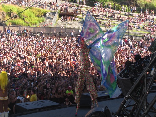 Flying by the Crowd
Paradiso at the Gorge